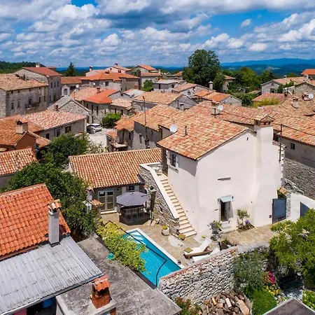 Lovely Rustic Katarina With 2 Pools