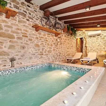 Lovely Rustic Katarina With 2 Pools Villa