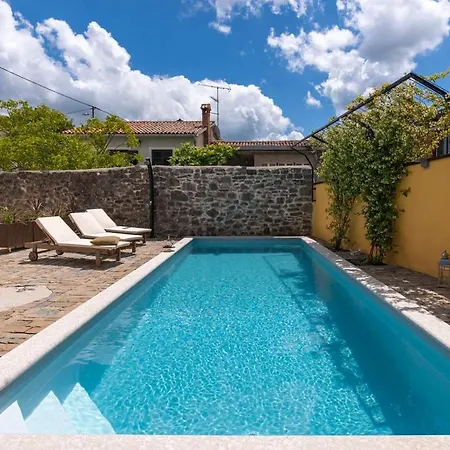 Lovely Rustic Katarina With 2 Pools * Gracisce