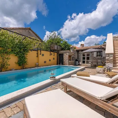 Lovely Rustic Katarina With 2 Pools * Gracisce