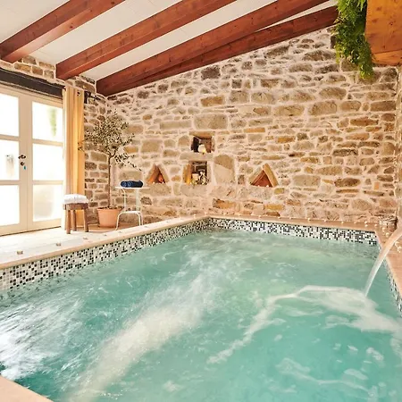 Lovely Rustic Katarina With 2 Pools *