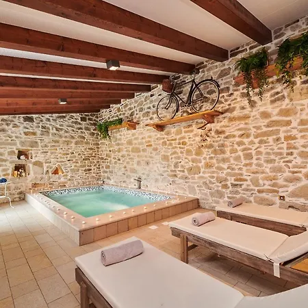 Lovely Rustic Katarina With 2 Pools Villa *
